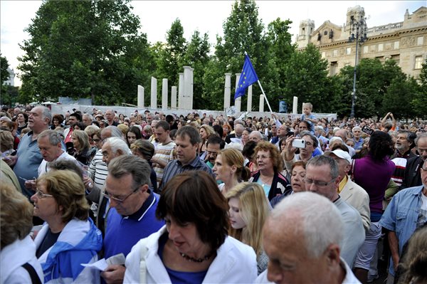 emlekmu_elleni_tiltak_oromodaval_2014jun21