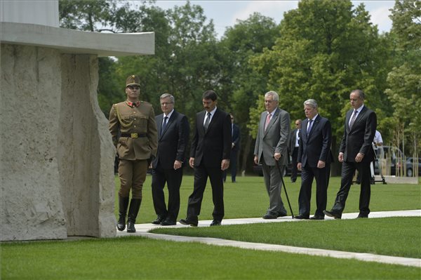 emleknap_nagy_imre_ujratenetese