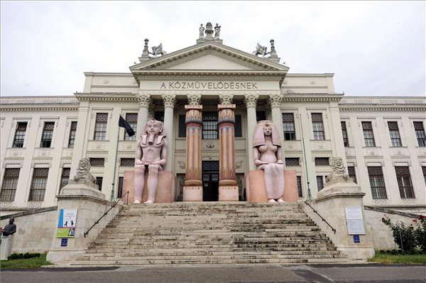 faraok_egyiptoma_kiallitas_szeged_mora_f_muzeum_2014jun