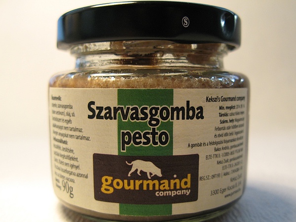 fertozott_szarvaSGOMBA_PESTO