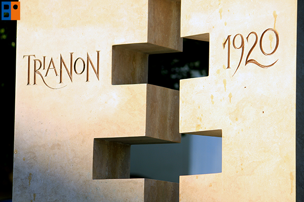 trianon_emlekmu_szenteles9