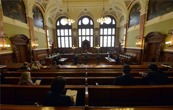 devizahitel_bank_kontra_allam_2014