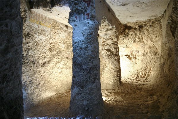 Az egyiptomi Újbirodalom legprominensebb tagjainak egyike, Hapuszeneb sírkápolnájának részlete 2014. december 4-én a thébai nekropolisz területén