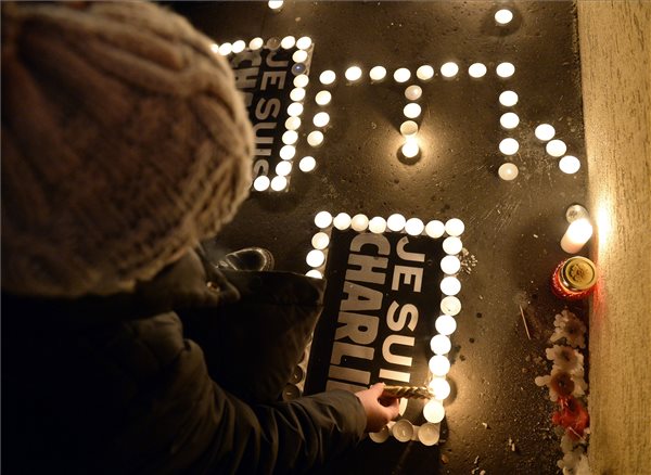 parizsi_verengzes_megemlekezes_budapest_2015jan8