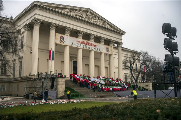 marcius_15_2015_foproba_mnm_nemzeti_muzeum
