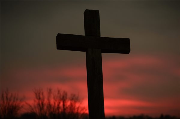 kereszt_pirkadat_muhi_2015apr