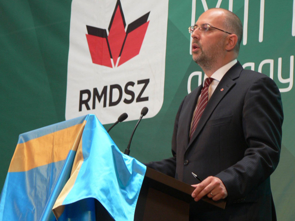 kongresszus_rmdsz_Kelemen_Hunor_szekely_zaszlo2015