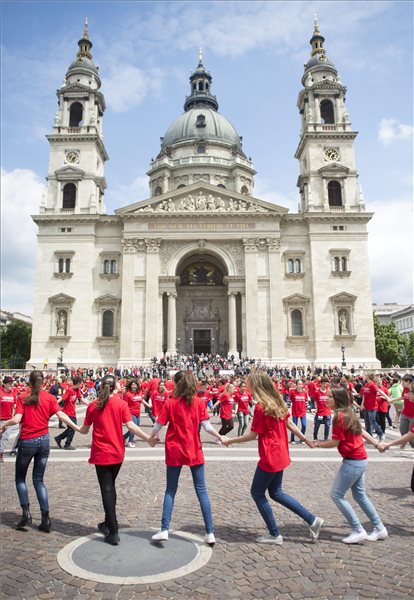 villamcsodulet_klik_iskola_bazilika_2015maj28