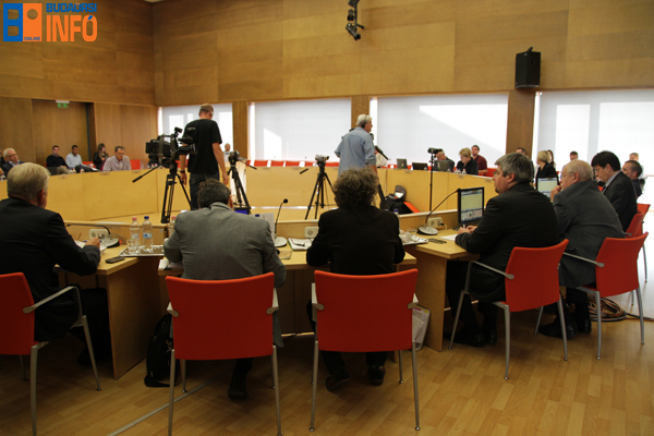 2kepviselotestulet15923