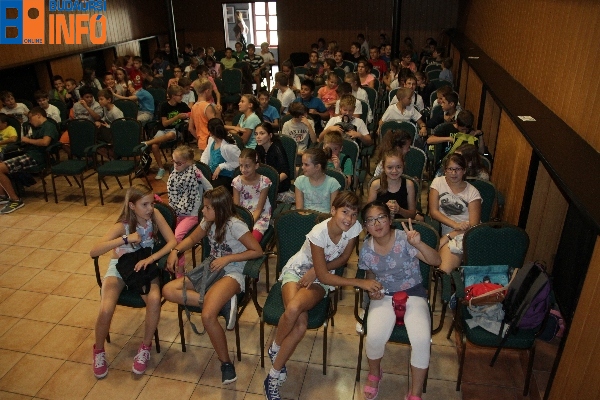 ifjusagiklub_csillagaszeloadas (3)