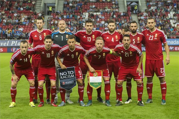 Első sor, balról: Lovrencsics Gergő, Gera Zoltán, Németh Krisztián, Dzsudzsák Balázs, Leandro de Almeida. Második sor, balról: Elek Ákos, Király Gábor, Böde Dániel, Kádár Tamás, Fiola Attila és Juhász Roland