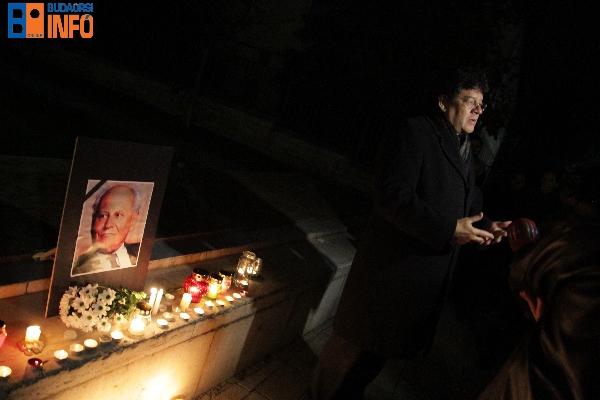 gyertyagyujtas_goncz_arpad_emlekere2