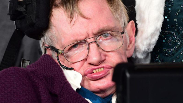 Stephen_Hawking_2015