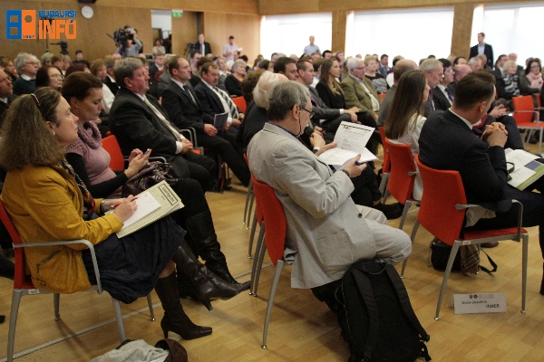 16_01_19varoshaza_konferencia_nemetek_eluzese 11