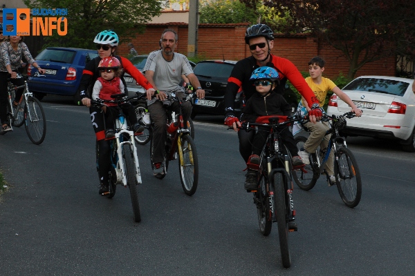 16_04_22_kerekparos_felvonulas_fillari20