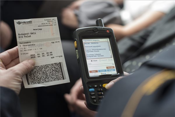 vasuti_uj_jegyertekesitesi_rendszer_mav_2016apr_kalauz_ellenorzes