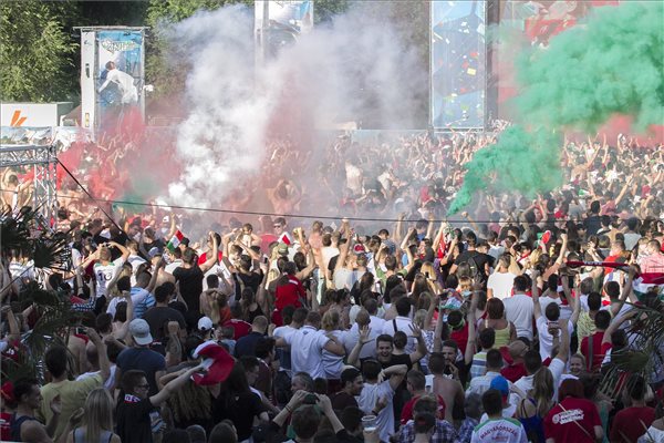 Szurkolók a Margitszigeten