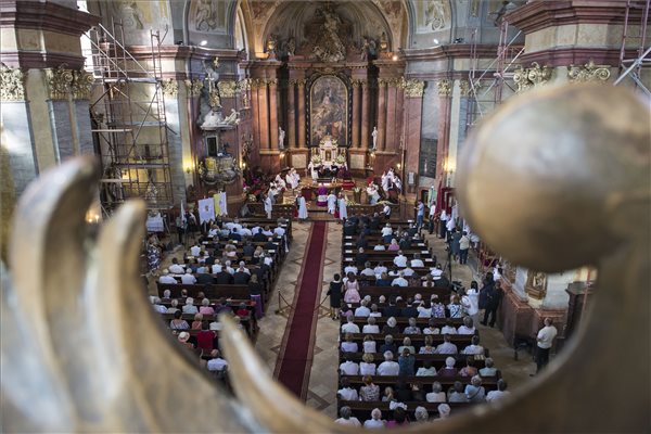 templom_szekesfehervar_2016_nagyboldogasszony_mise