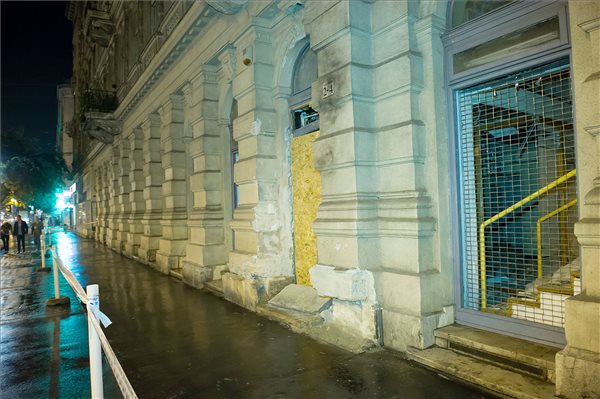 terez_koruti_robbantas_2016szept25_helyszineles_utan