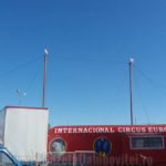 cirkusz_romania_magyar_usa_zaszlok_buntetes