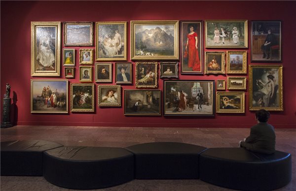 Enteriőr a Magyar Nemzeti Galéria újrarendezett 19. századi állandó kiállításán 2016. november 9-én. MTI Fotó: Szigetváry Zsolt