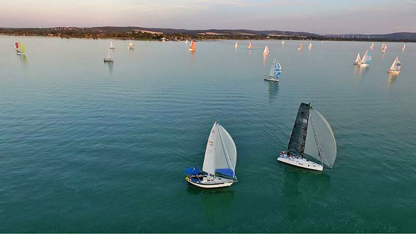 Wittinghoff Tamás hajója (legalul) - Kép: Wittinghoff Tamás - Facebook