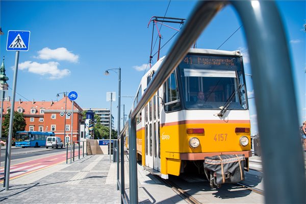 bkk_41_villamos_batthyany_ter_2017aug