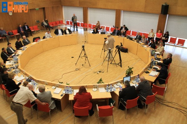 17_09_19_unnepi_testuleti (13)