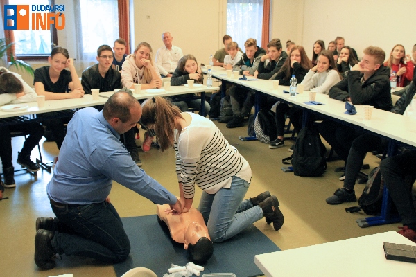 elsosegelyeloadas17_11_06_8