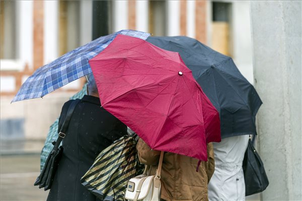 esos_idojaras_esernyok_2018aug