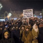 kormanyellenes_tuntetesek_pecs_2018dec14