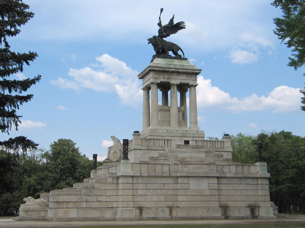 kossuth_mauzoleum_fiumei_uti_sirkert