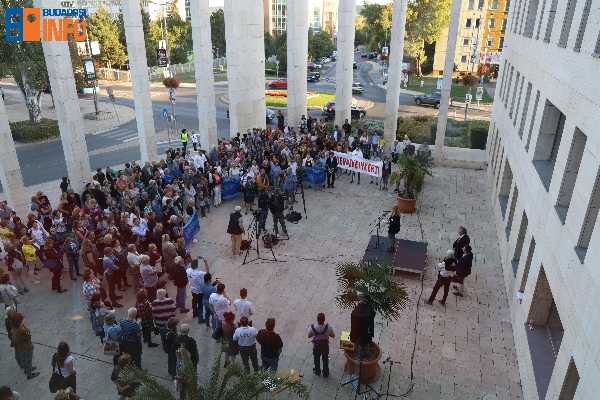 Demonstracio_varoshaza2019_10_01_okatatas (8)