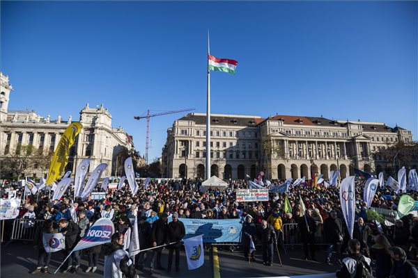 pedagogusdemonstracio_bp_2019nov30