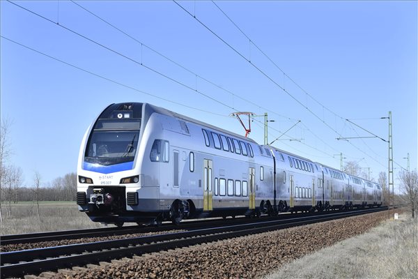 emeletes_kiss_vonat2_mav_2020marc