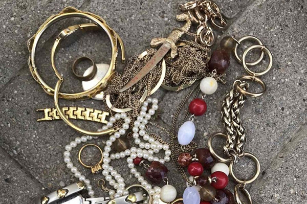 lopott_ekszerek_rendorsegi_2020jun12