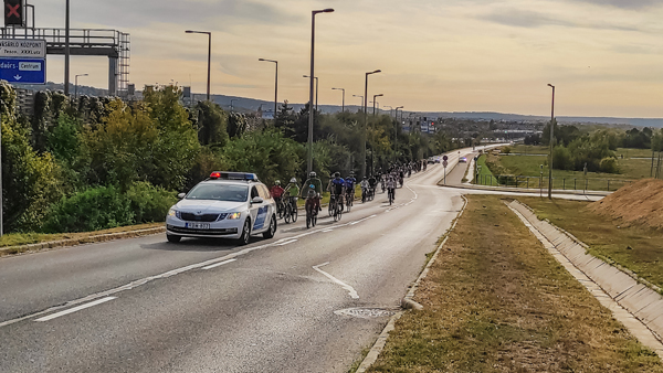 kerekparosfelvonulas2