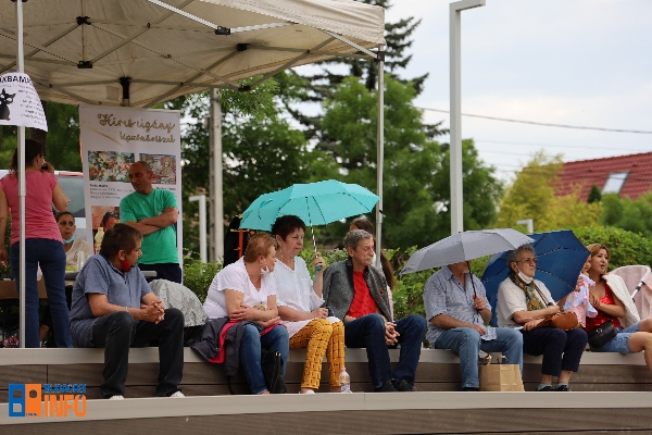 romanoglaszohet2021_varoshaza (8)