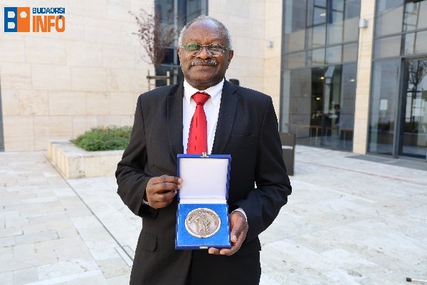 unnepitestuleti_gamal_kituntetes (1)