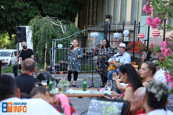 Romanoglaszohet2022_postart3