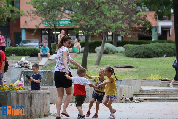 romanoglaszohet2022_lakotelep