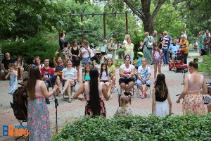 romanoglaszohet2022_lakotelep