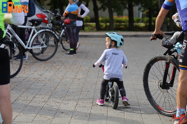 kerekparos_felvonulas2022 (3)