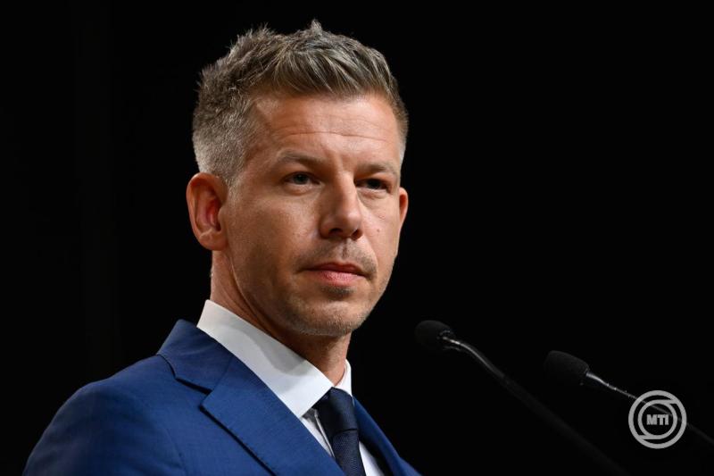 Magyar Péter, a Tisza Párt elnöke nemzetközi sajtótájékoztatót tart az országgyűlési választásokat követően a Hungexpo Kongresszusi Központban 2026. április 13-án. MTI/Hegedüs Róbert