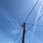 budaors_egbolt_kondenz_csikok_repulok_kabelek_vonalak_idojaras_2026maj